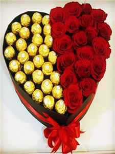 picture باکس  قلب رز و شکلات
