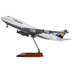 picture Boeing 747 aircraft scale Lufthansa airline 1/200 with stand